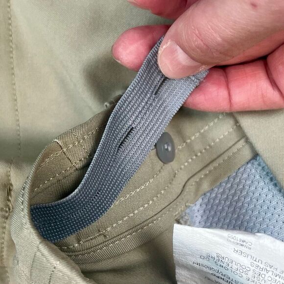 Under Armour Boys Khaki Shorts YMD - Picture 8 of 11